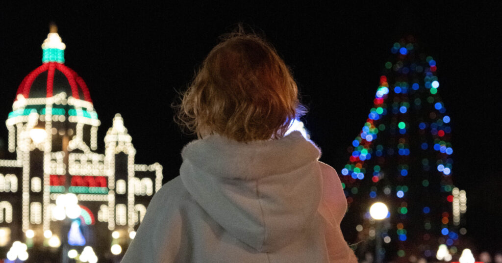 Twinkling Tinsel: The Art of Capturing Christmas Magic with Your Camera